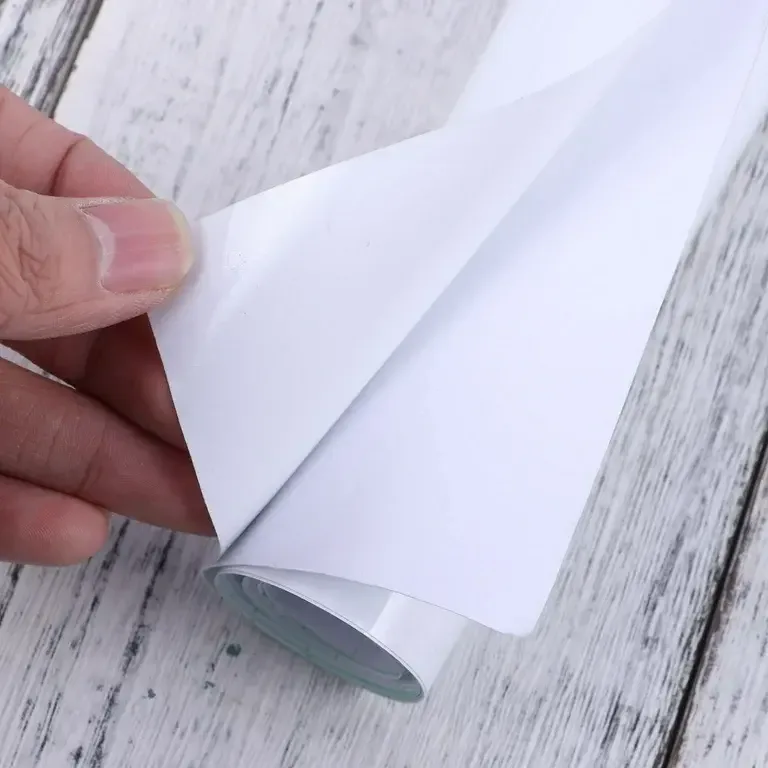 Glossy White Sticker Bubble-Free